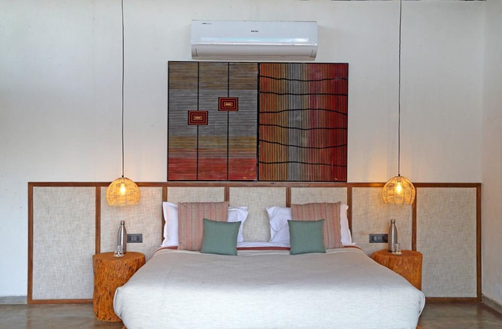 Zira Collection Item